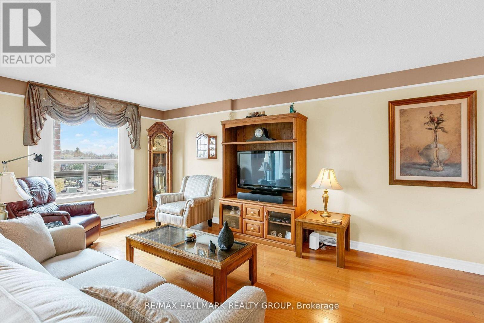 401 - 200 Lafontaine Avenue E, Ottawa, Ontario  K1L 8K8 - Photo 9 - X13542826