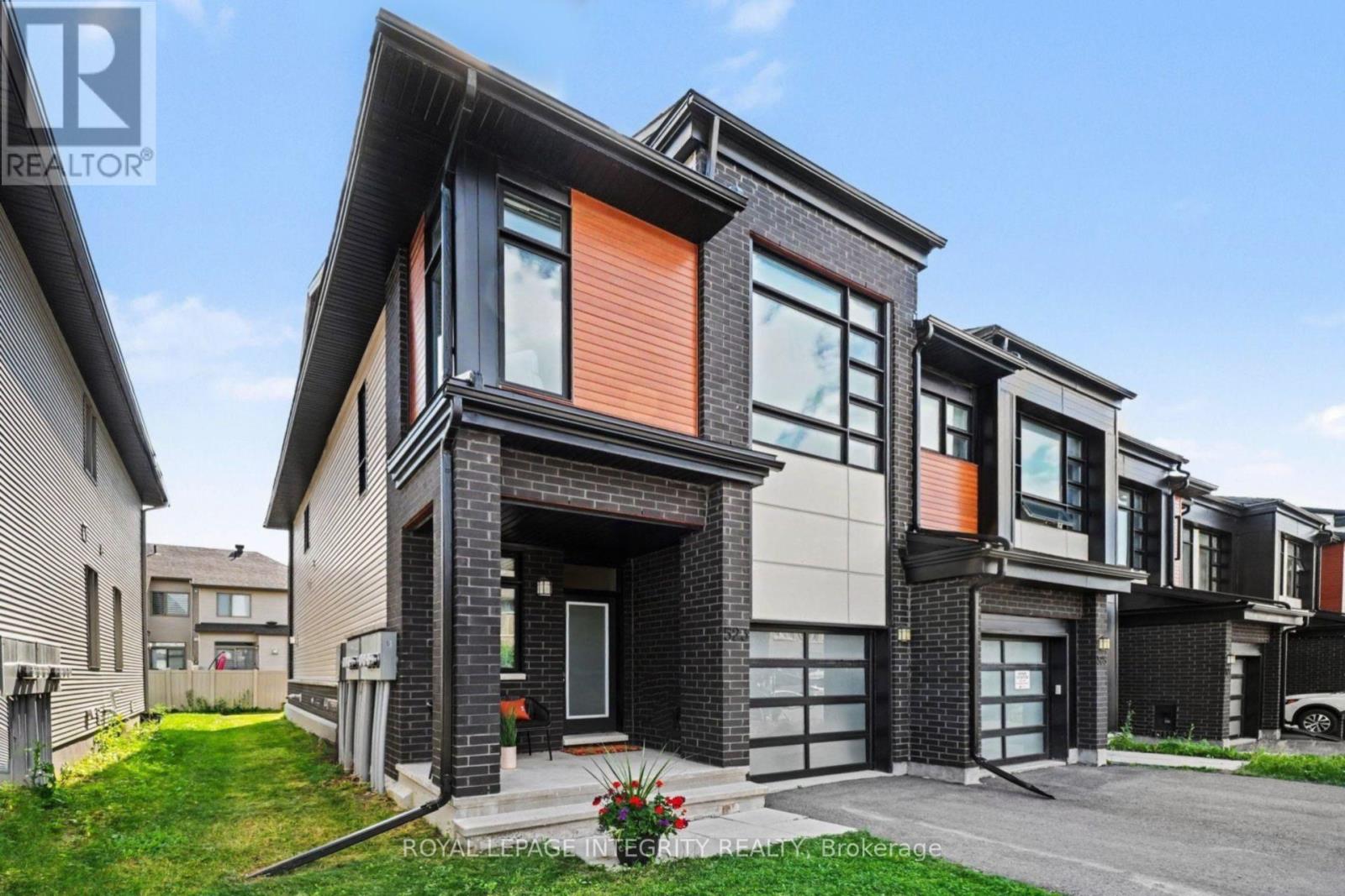 523 Triangle Street, Ottawa, Ontario  K2V 0M7 - Photo 2 - X13542882