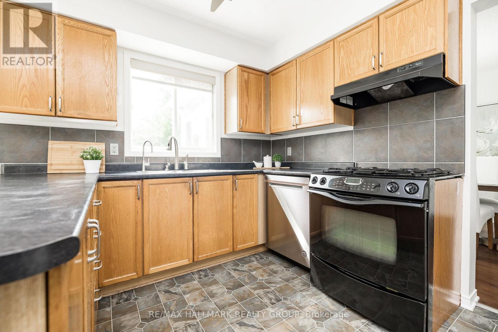702 Maley Street, North Grenville, Ontario  K0G 1J0 - Photo 13 - X13542940