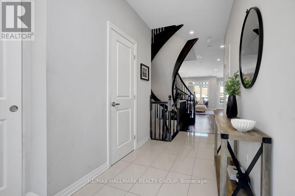 317 Lysander Place, Ottawa, Ontario  K1K 3X8 - Photo 2 - X13543180