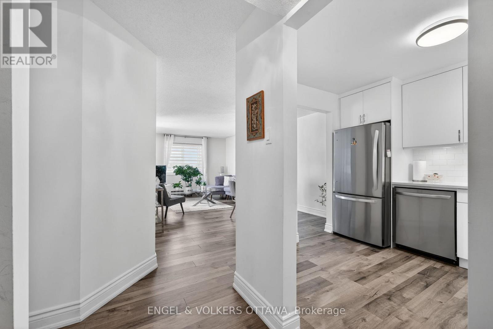 307 - 270 Lorry Greenberg Drive, Ottawa, Ontario  K1T 3K2 - Photo 3 - X13543258