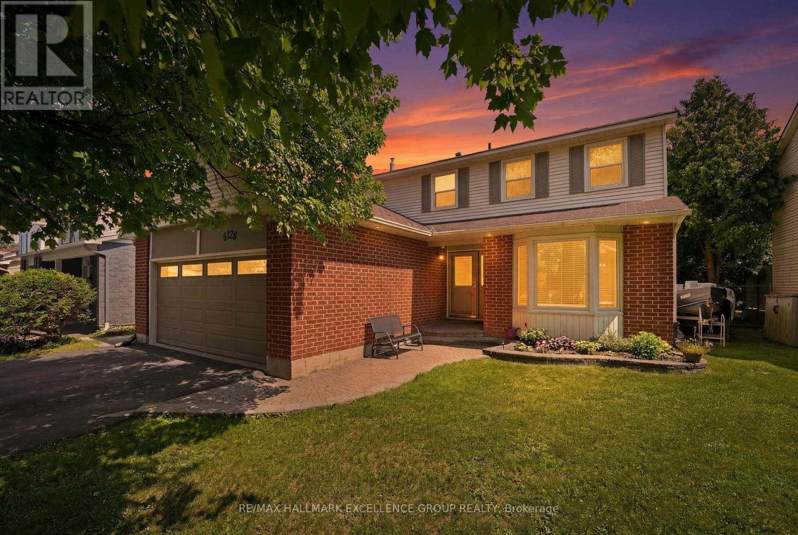 6126 Vineyard Drive, Ottawa, Ontario  K1C 2N6 - Photo 1 - X13543332