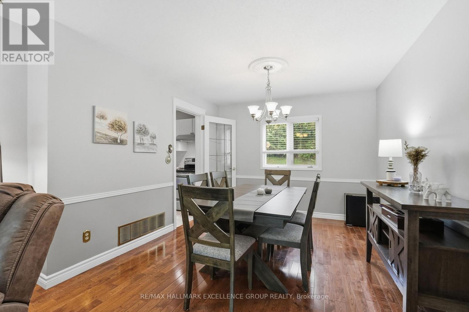 6126 Vineyard Drive, Ottawa, Ontario  K1C 2N6 - Photo 10 - X13543332