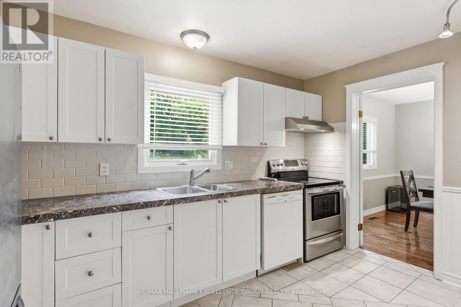 6126 Vineyard Drive, Ottawa, Ontario  K1C 2N6 - Photo 15 - X13543332
