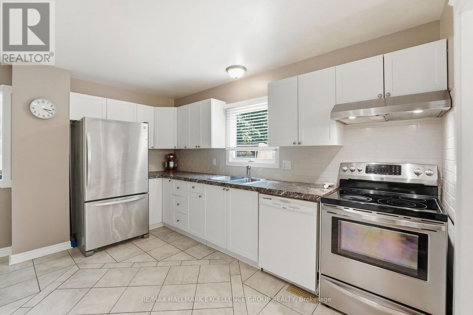 6126 Vineyard Drive, Ottawa, Ontario  K1C 2N6 - Photo 16 - X13543332
