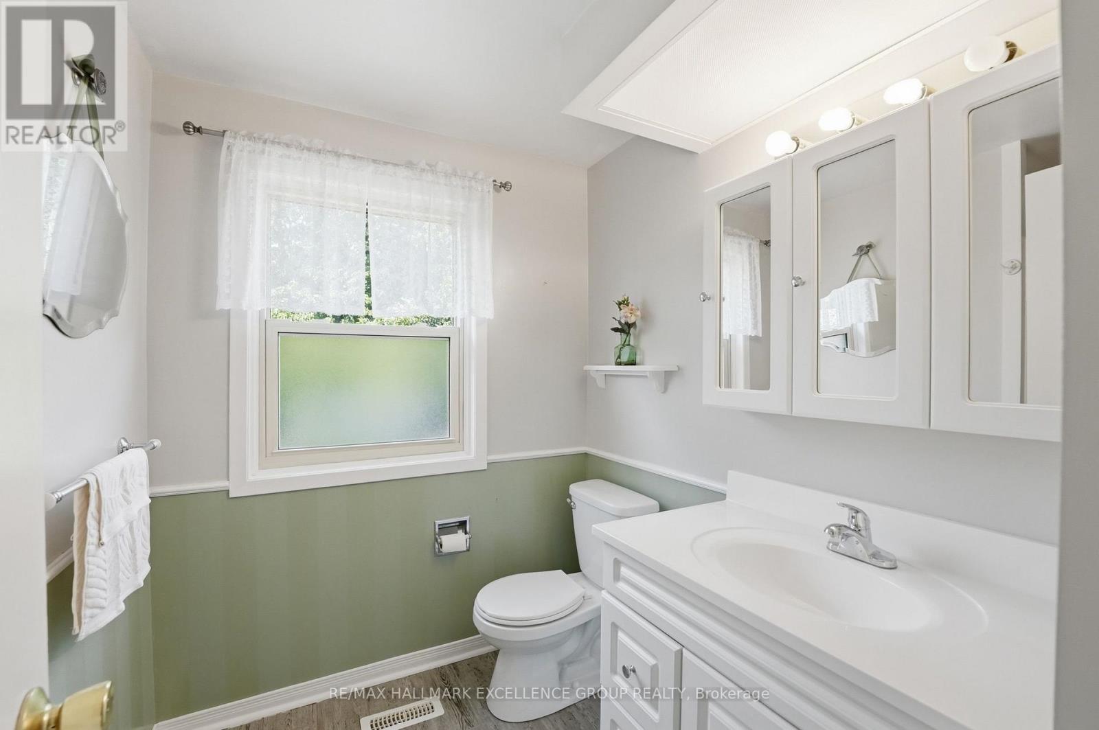 6126 Vineyard Drive, Ottawa, Ontario  K1C 2N6 - Photo 27 - X13543332