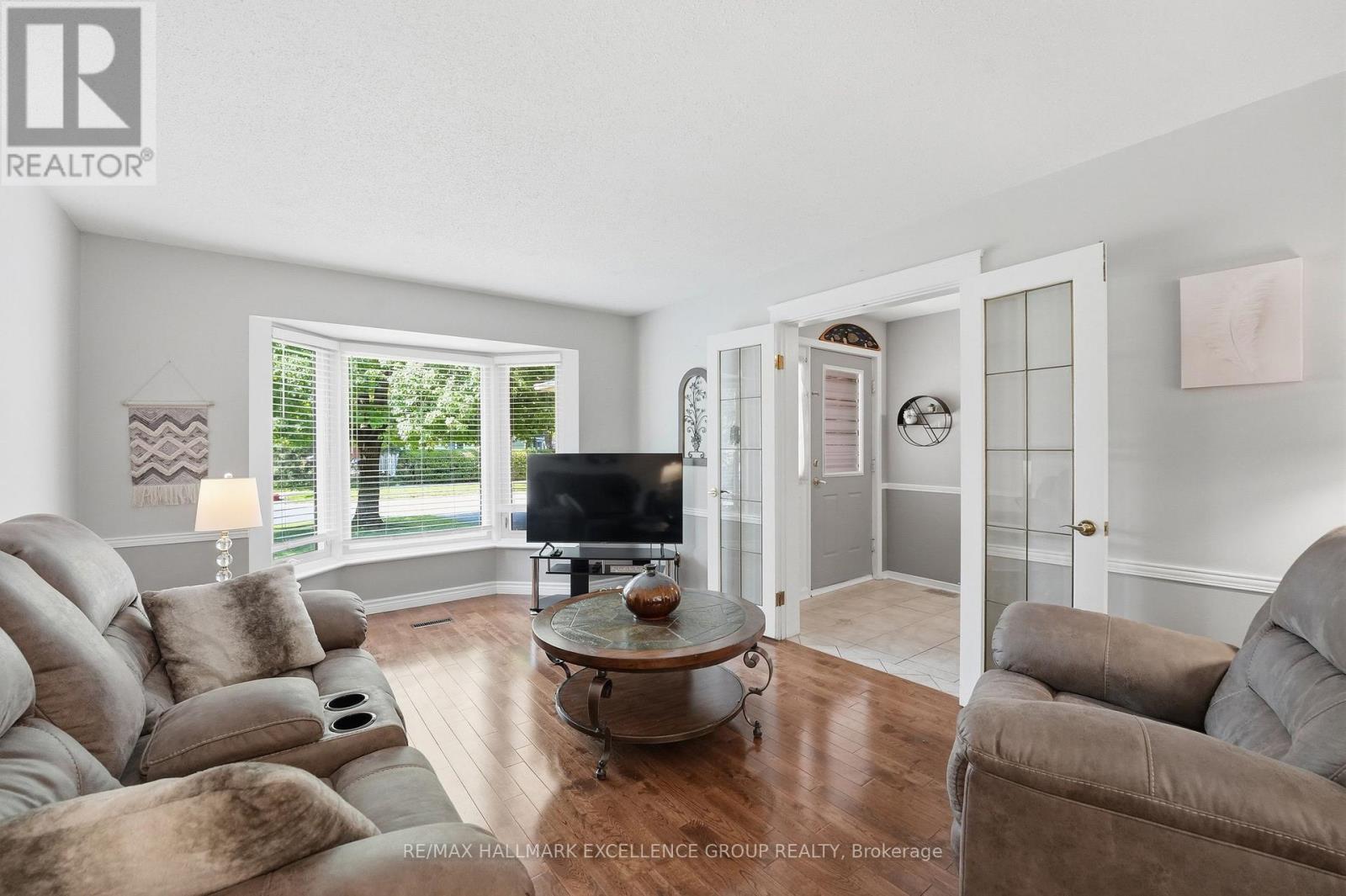 6126 Vineyard Drive, Ottawa, Ontario  K1C 2N6 - Photo 7 - X13543332