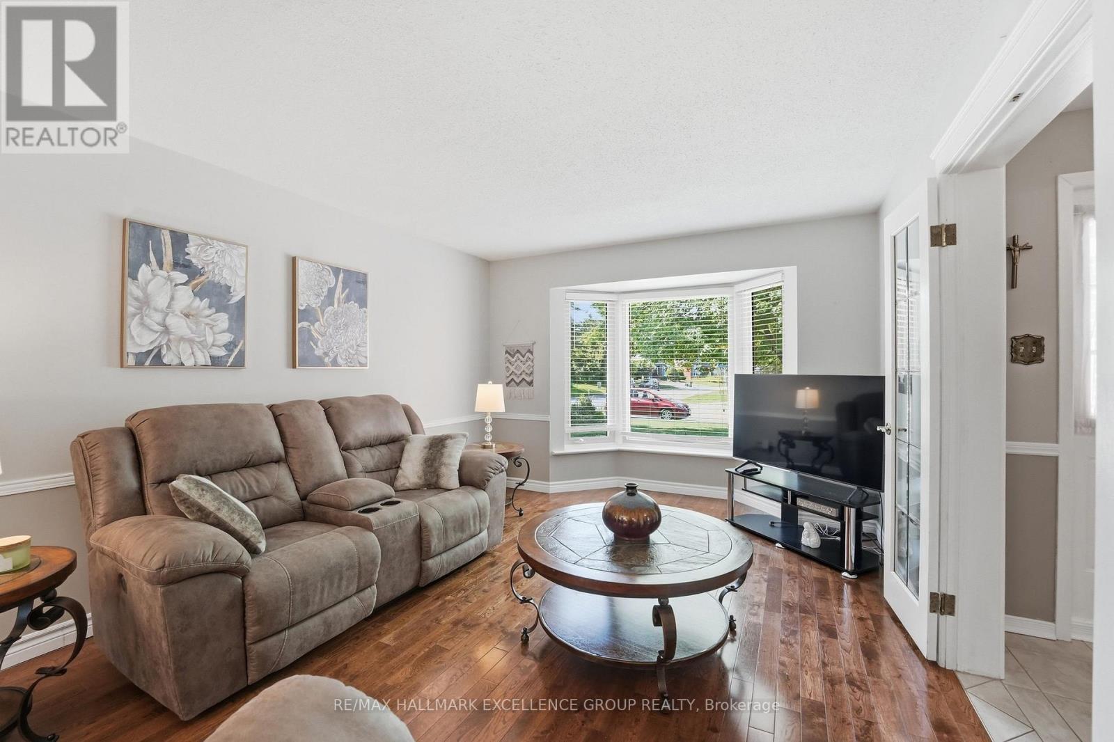 6126 Vineyard Drive, Ottawa, Ontario  K1C 2N6 - Photo 8 - X13543332