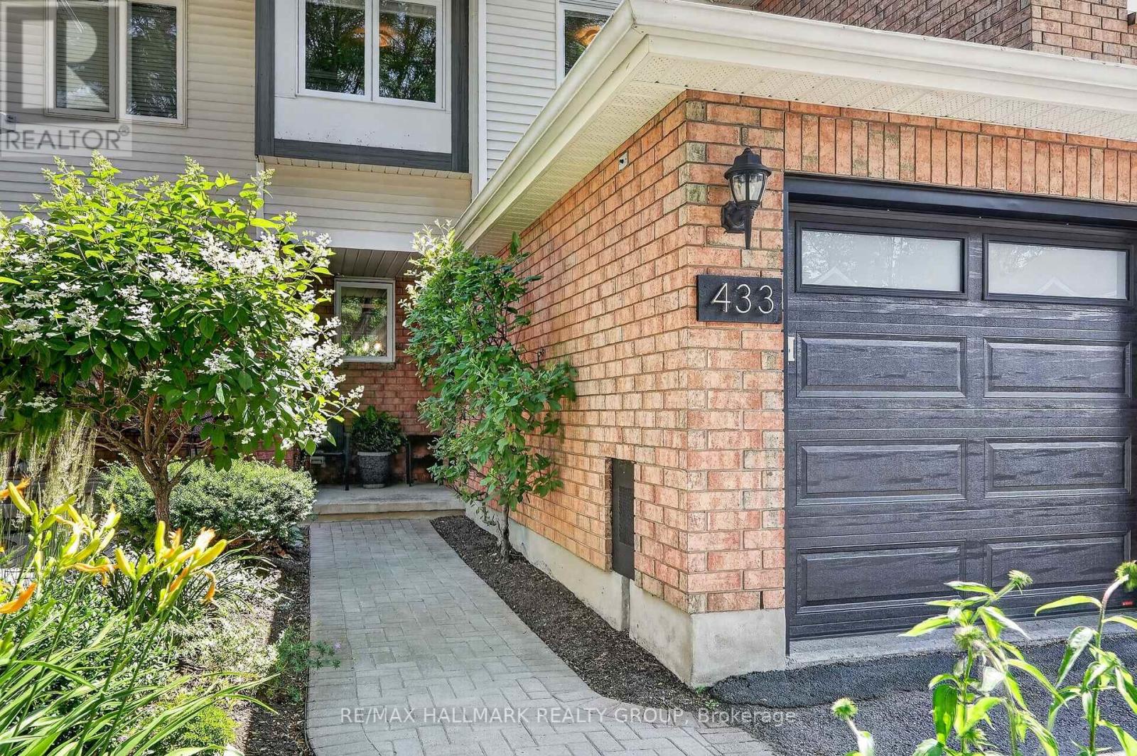 433 Lawler Crescent, Ottawa, Ontario  K4A 3Y3 - Photo 2 - X13543516