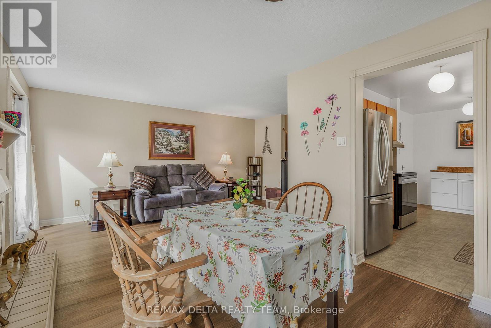 6043 Valley Field Crescent, Ottawa, Ontario  K1C 5P2 - Photo 11 - X13543528