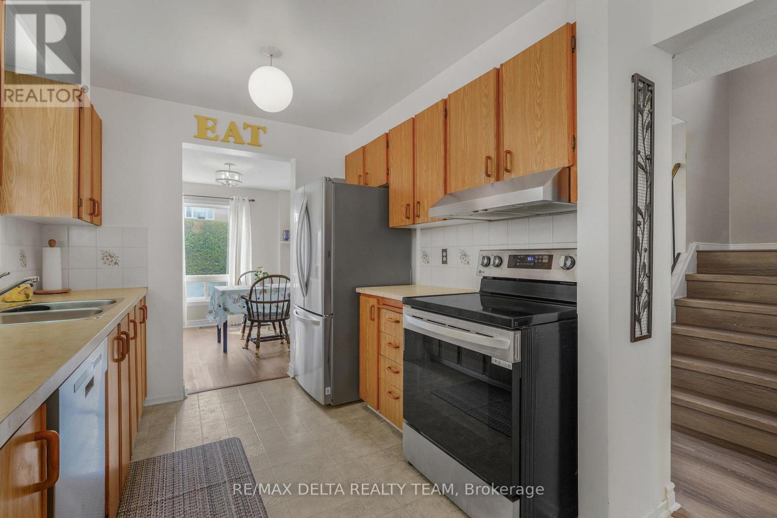 6043 Valley Field Crescent, Ottawa, Ontario  K1C 5P2 - Photo 12 - X13543528