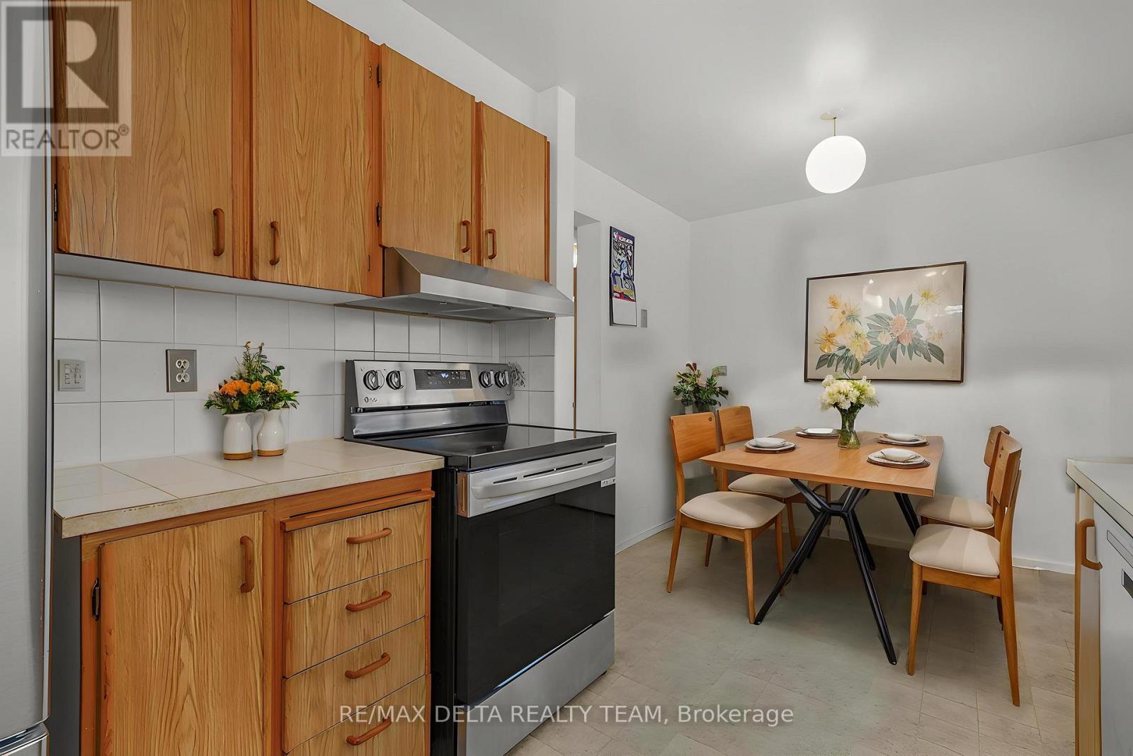 6043 Valley Field Crescent, Ottawa, Ontario  K1C 5P2 - Photo 14 - X13543528