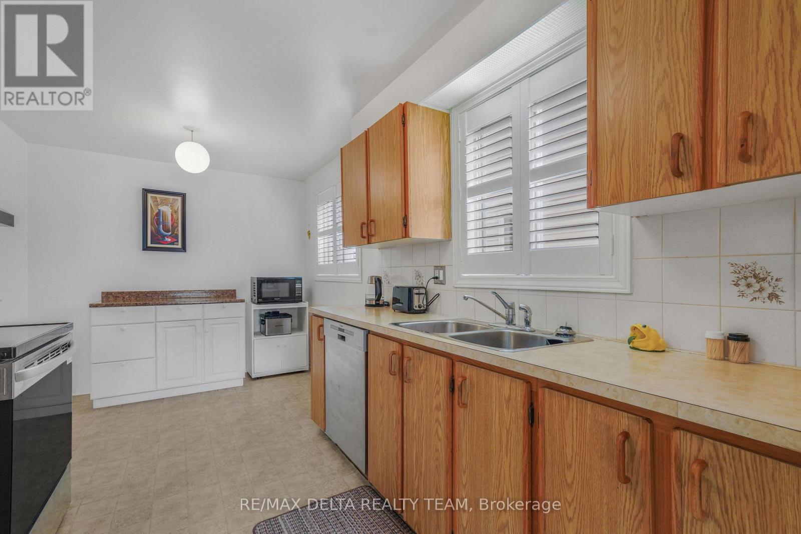 6043 Valley Field Crescent, Ottawa, Ontario  K1C 5P2 - Photo 15 - X13543528