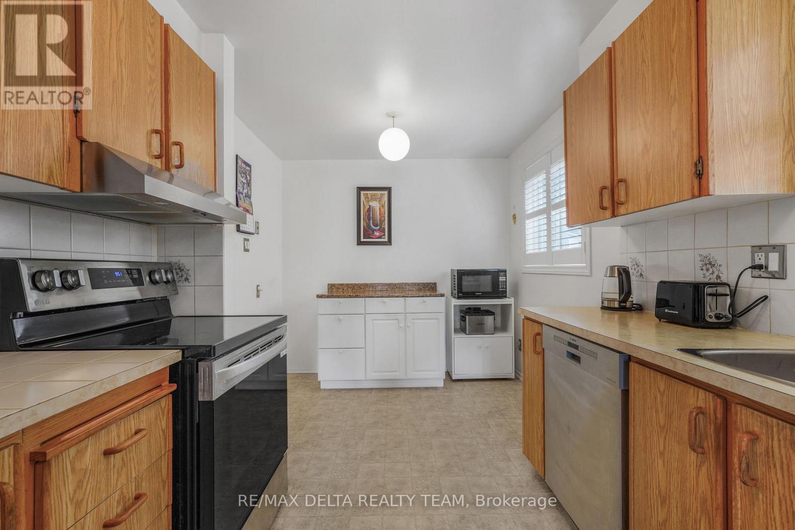 6043 Valley Field Crescent, Ottawa, Ontario  K1C 5P2 - Photo 16 - X13543528