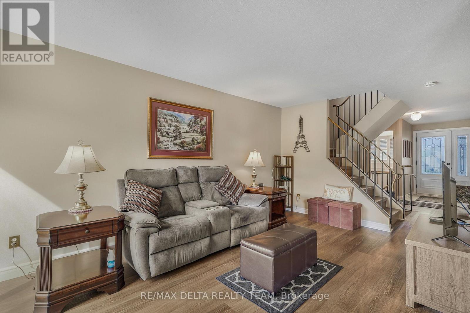 6043 Valley Field Crescent, Ottawa, Ontario  K1C 5P2 - Photo 8 - X13543528