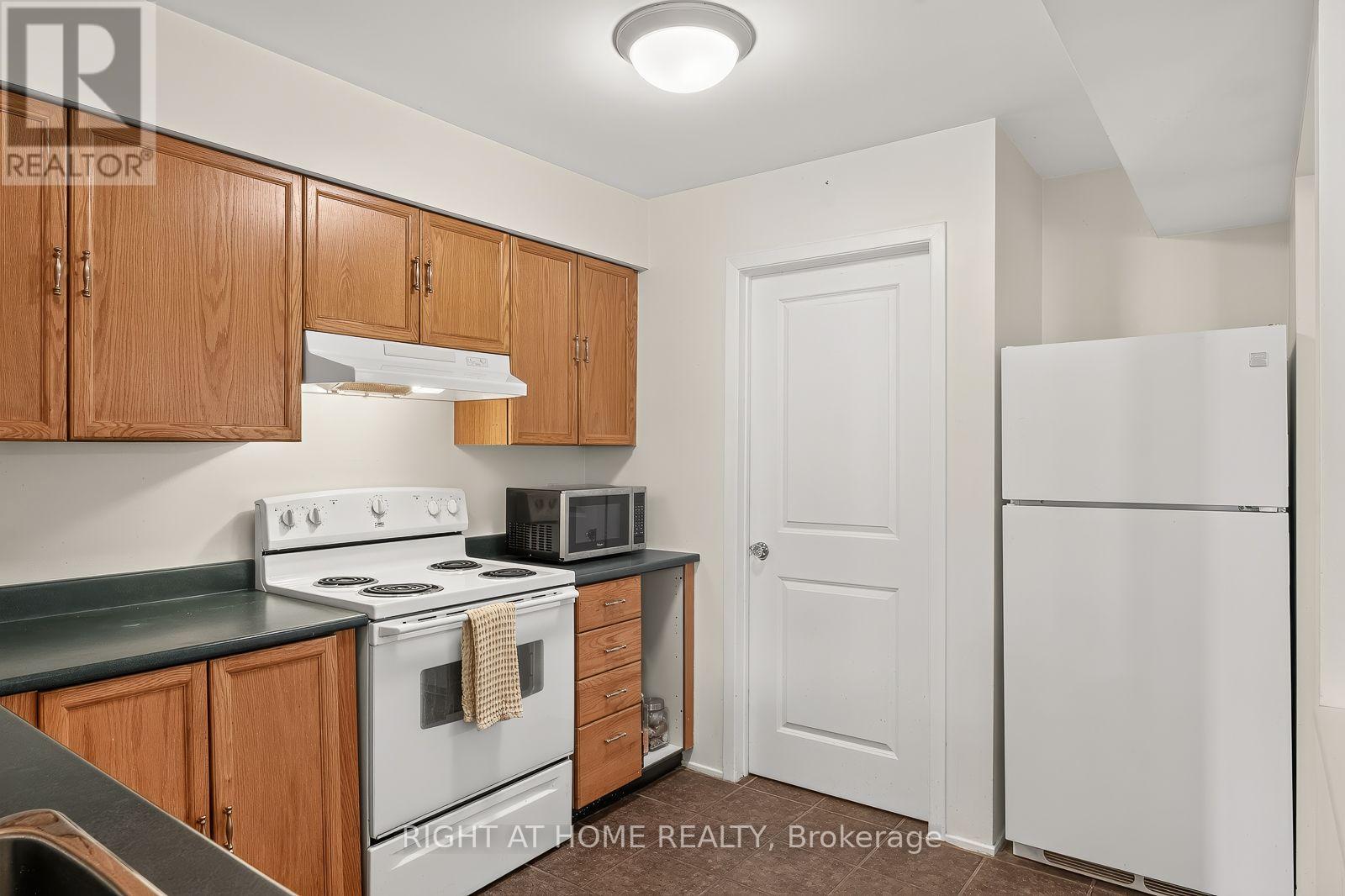 15 - 6b Shehyn Lane, Ottawa, Ontario  K2G 4Y2 - Photo 10 - X13543616