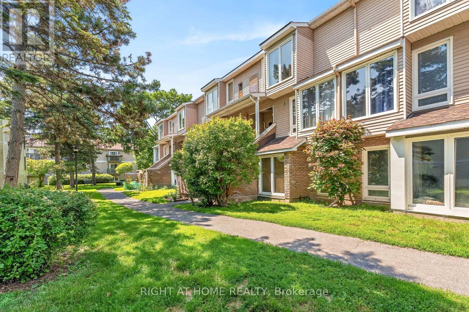 15 - 6b Shehyn Lane, Ottawa, Ontario  K2G 4Y2 - Photo 2 - X13543616