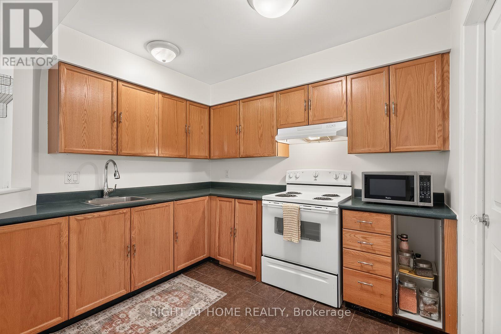 15 - 6b Shehyn Lane, Ottawa, Ontario  K2G 4Y2 - Photo 9 - X13543616