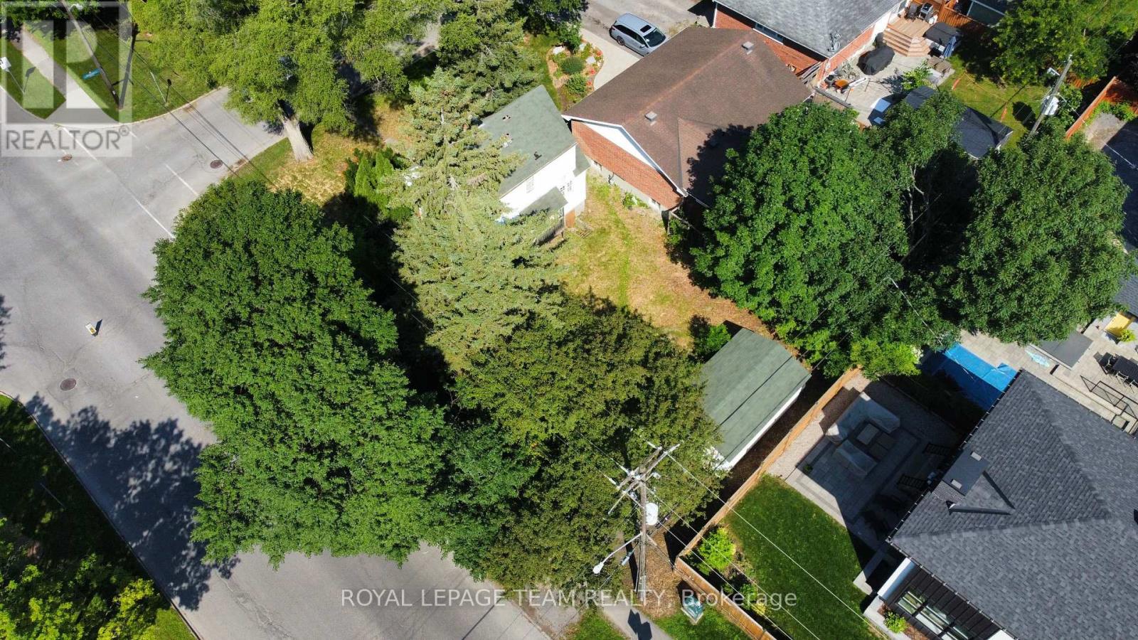 637 Windermere Avenue, Ottawa, Ontario  K2A 2W7 - Photo 1 - X13543716