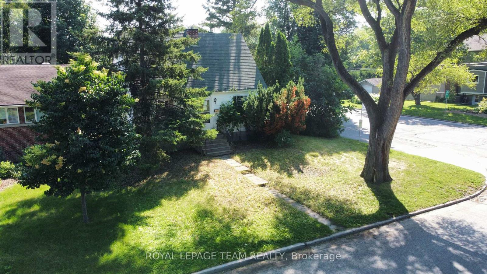 637 Windermere Avenue, Ottawa, Ontario  K2A 2W7 - Photo 2 - X13543716