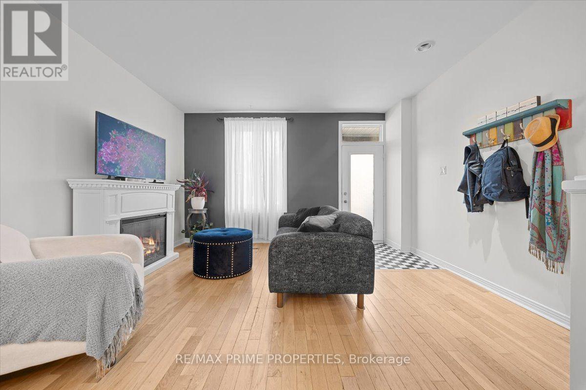 236 Bruyere Street, Ottawa, Ontario  K1N 5E3 - Photo 3 - X13543880