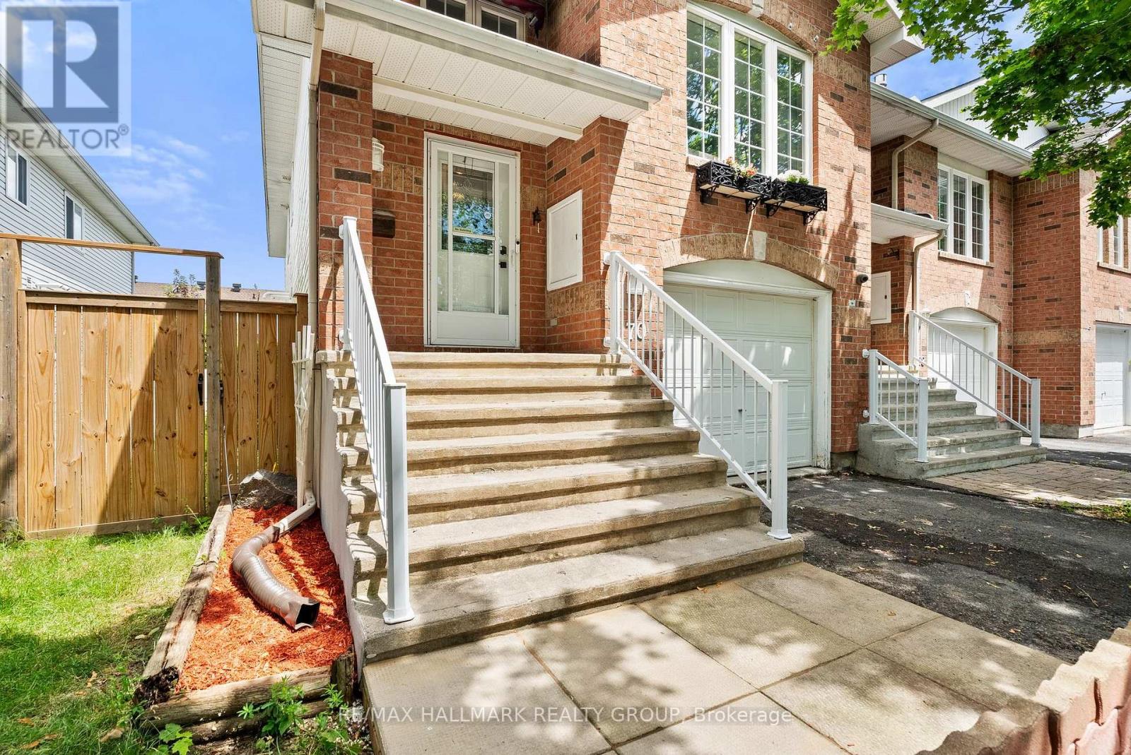 70 Whalings Circle, Ottawa, Ontario  K2S 1S4 - Photo 3 - X13544082