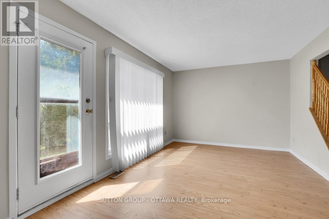 2014 Falkirk Crescent, Ottawa, Ontario  K1B 4Y7 - Photo 14 - X13544144