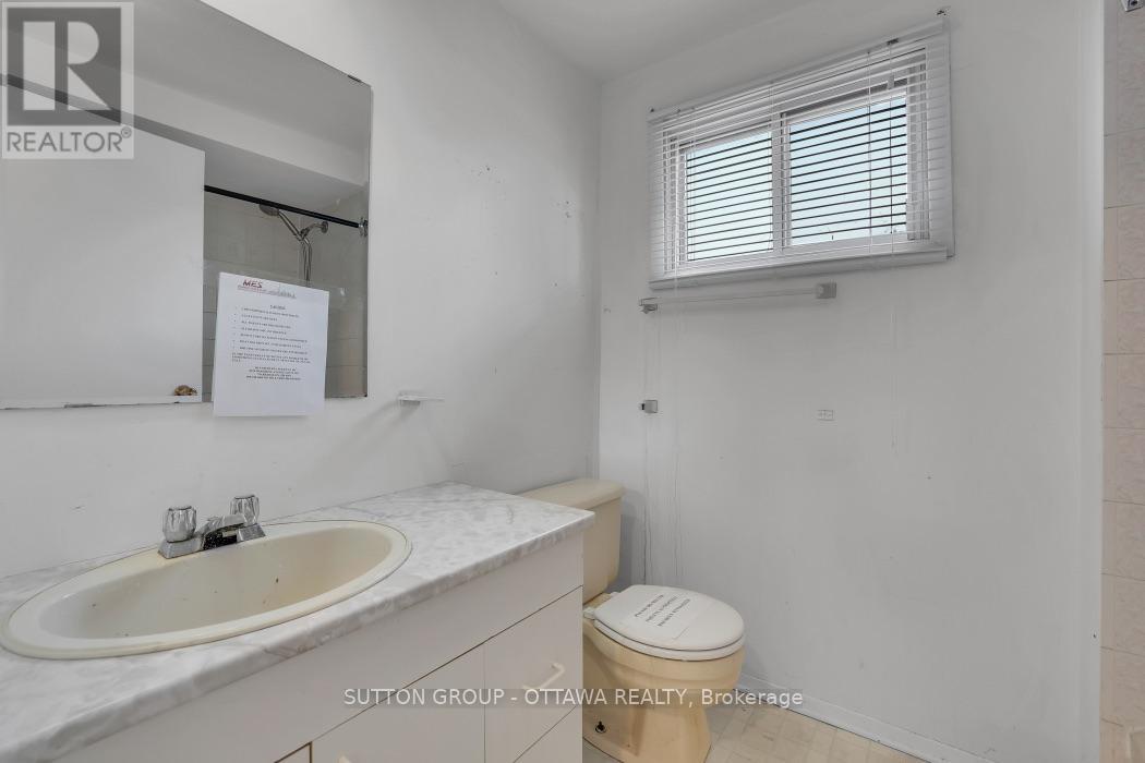 2014 Falkirk Crescent, Ottawa, Ontario  K1B 4Y7 - Photo 19 - X13544144
