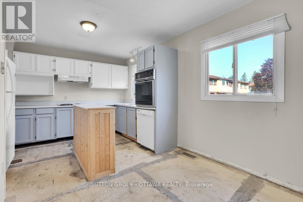 2014 Falkirk Crescent, Ottawa, Ontario  K1B 4Y7 - Photo 7 - X13544144
