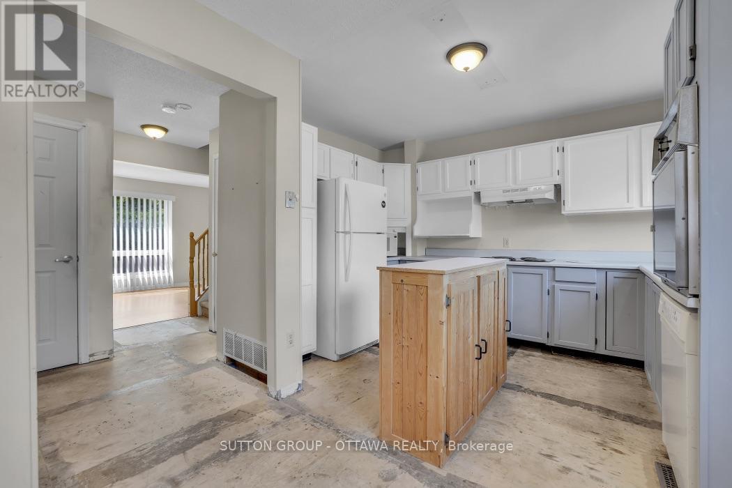 2014 Falkirk Crescent, Ottawa, Ontario  K1B 4Y7 - Photo 9 - X13544144