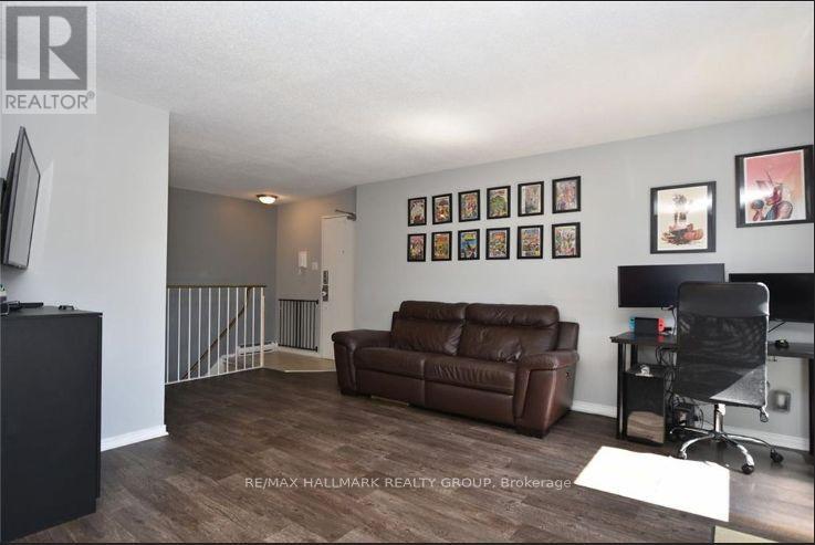 1 - 14 Sweetbriar Circle, Ottawa, Ontario  K2J 2K4 - Photo 2 - X13544162