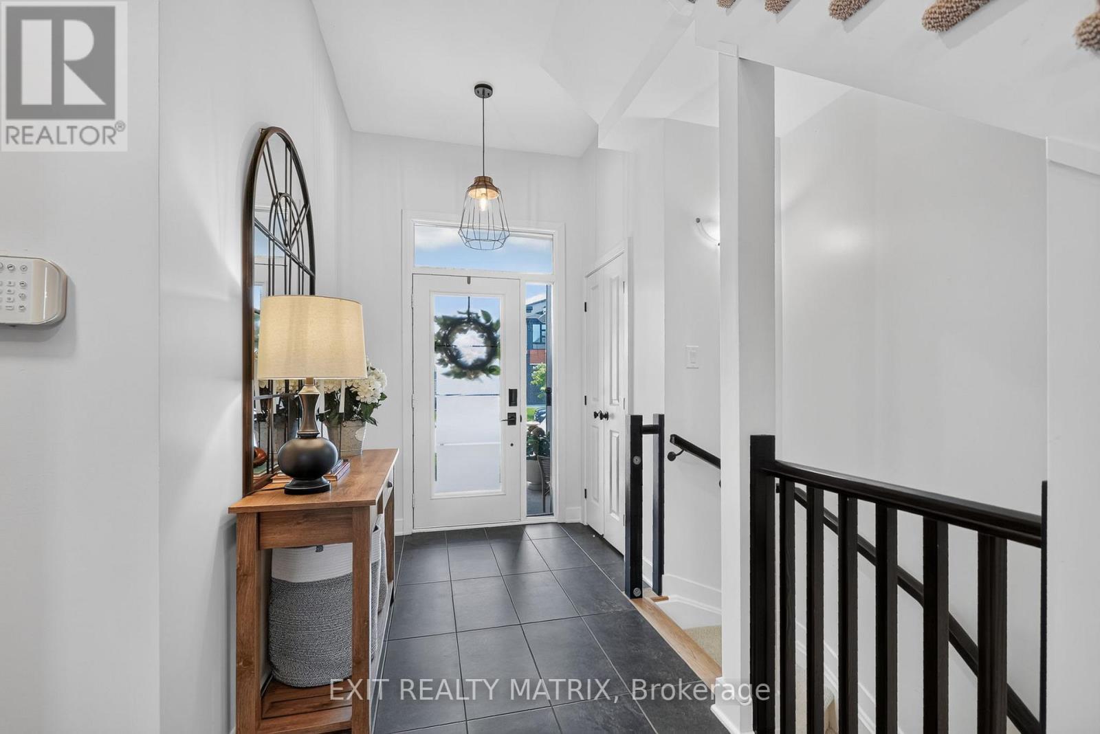 157 Longworth Avenue, Ottawa, Ontario  K1T 0T2 - Photo 3 - X13544214