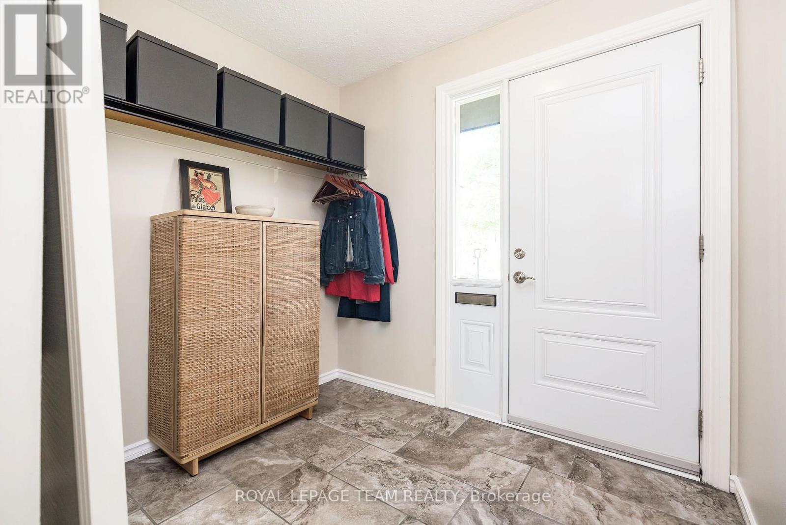 126 Mcclintock Way, Ottawa, Ontario  K2L 2A4 - Photo 3 - X13544266
