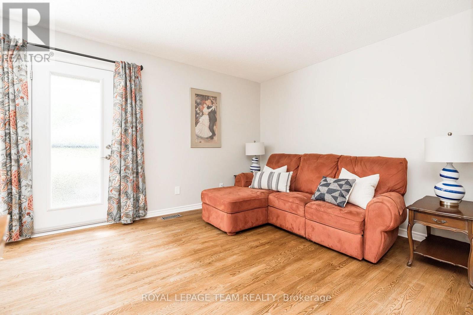126 Mcclintock Way, Ottawa, Ontario  K2L 2A4 - Photo 8 - X13544266
