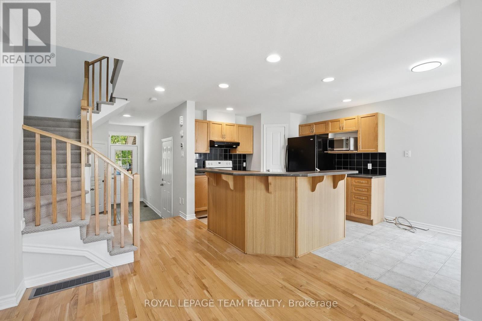 239 Tandalee Crescent, Ottawa, Ontario  K2M 0A2 - Photo 5 - X13544542