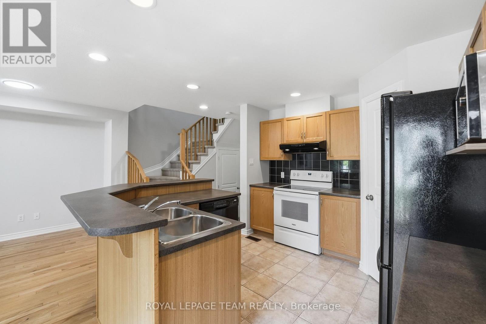 239 Tandalee Crescent, Ottawa, Ontario  K2M 0A2 - Photo 6 - X13544542
