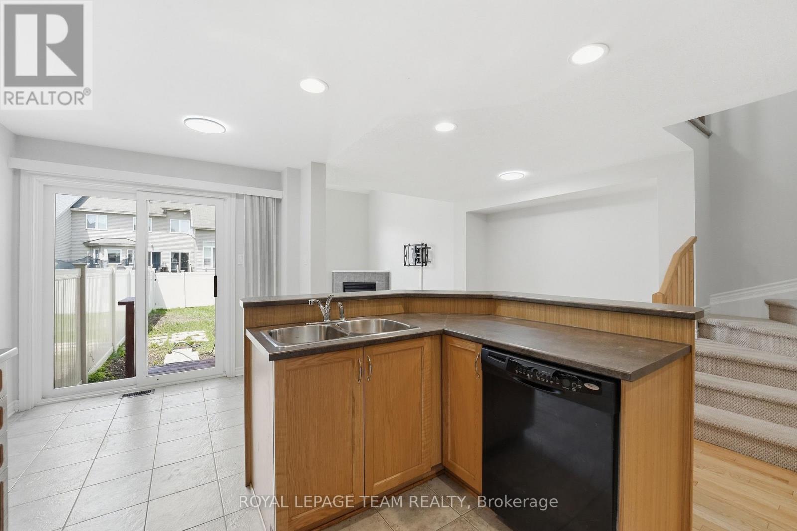 239 Tandalee Crescent, Ottawa, Ontario  K2M 0A2 - Photo 8 - X13544542