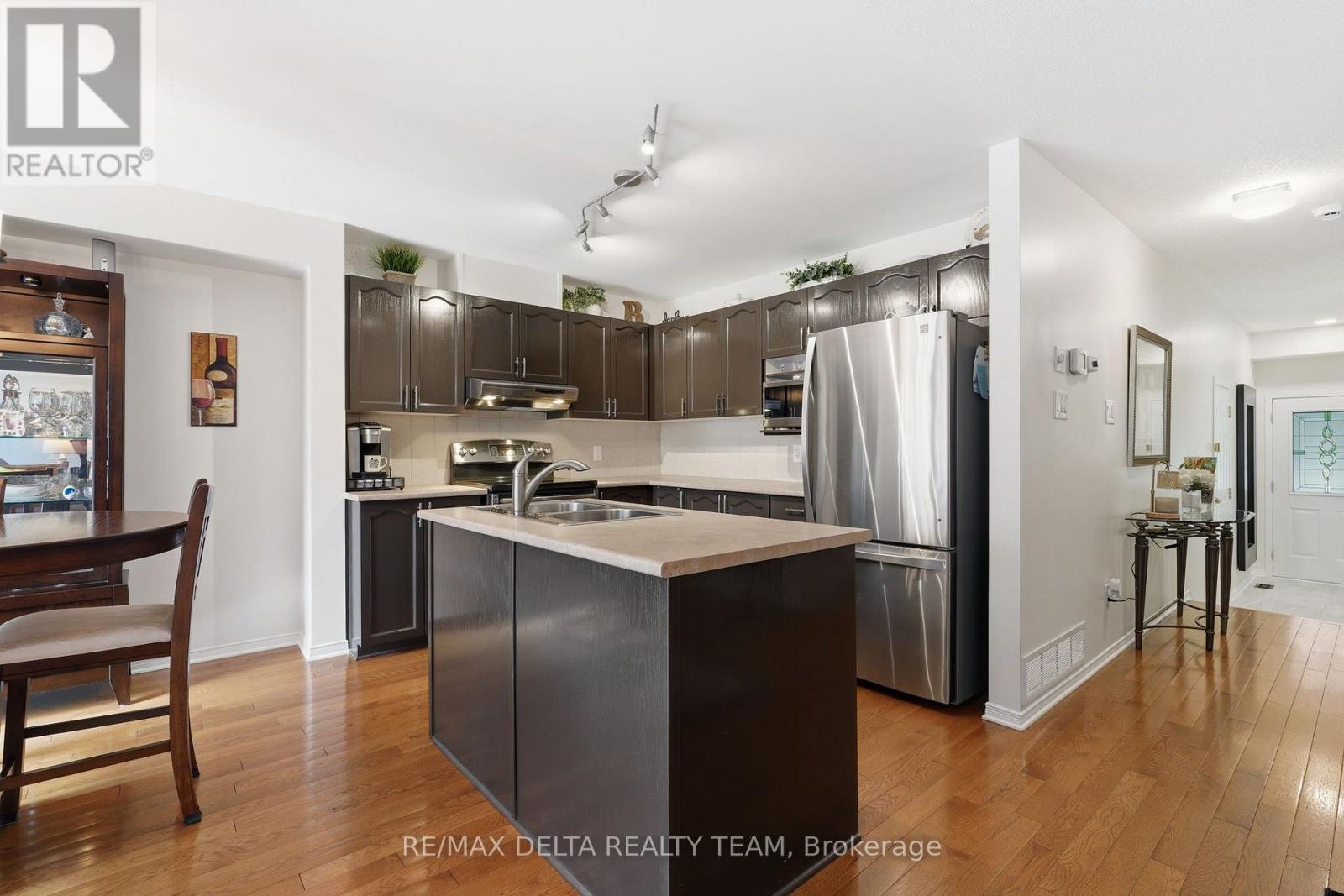64 Collington Street, Ottawa, Ontario  K2G 6X3 - Photo 6 - X13544758