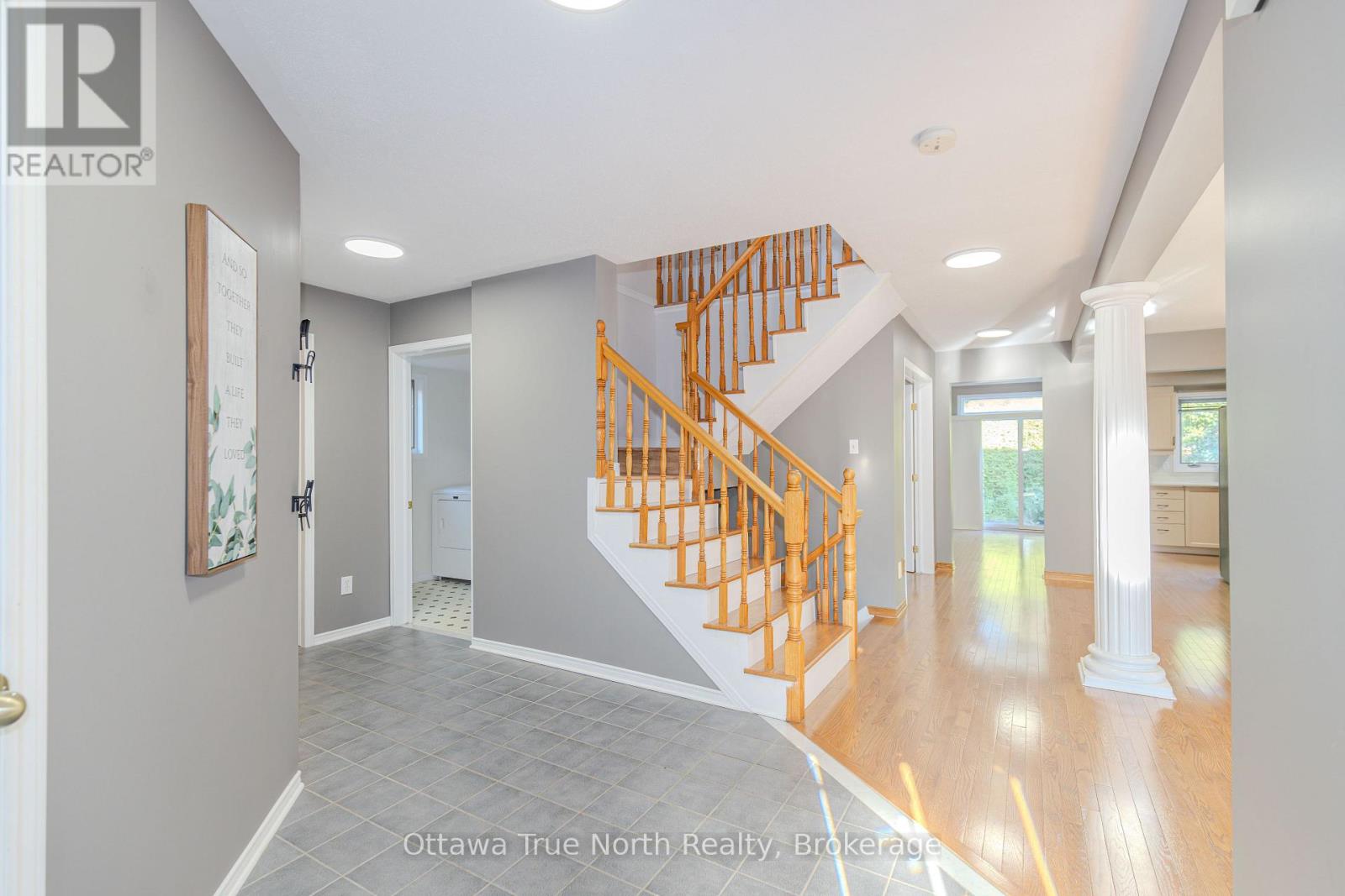 282 Knudson Drive, Ottawa, Ontario  K2K 2N8 - Photo 3 - X13545490