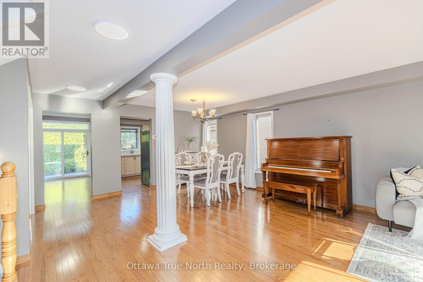 282 Knudson Drive, Ottawa, Ontario  K2K 2N8 - Photo 4 - X13545490