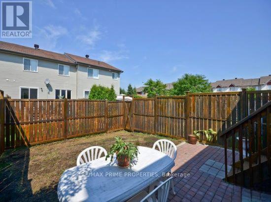 246 Duntroon Circle, Ottawa, Ontario  K1T 4C6 - Photo 2 - X13545608