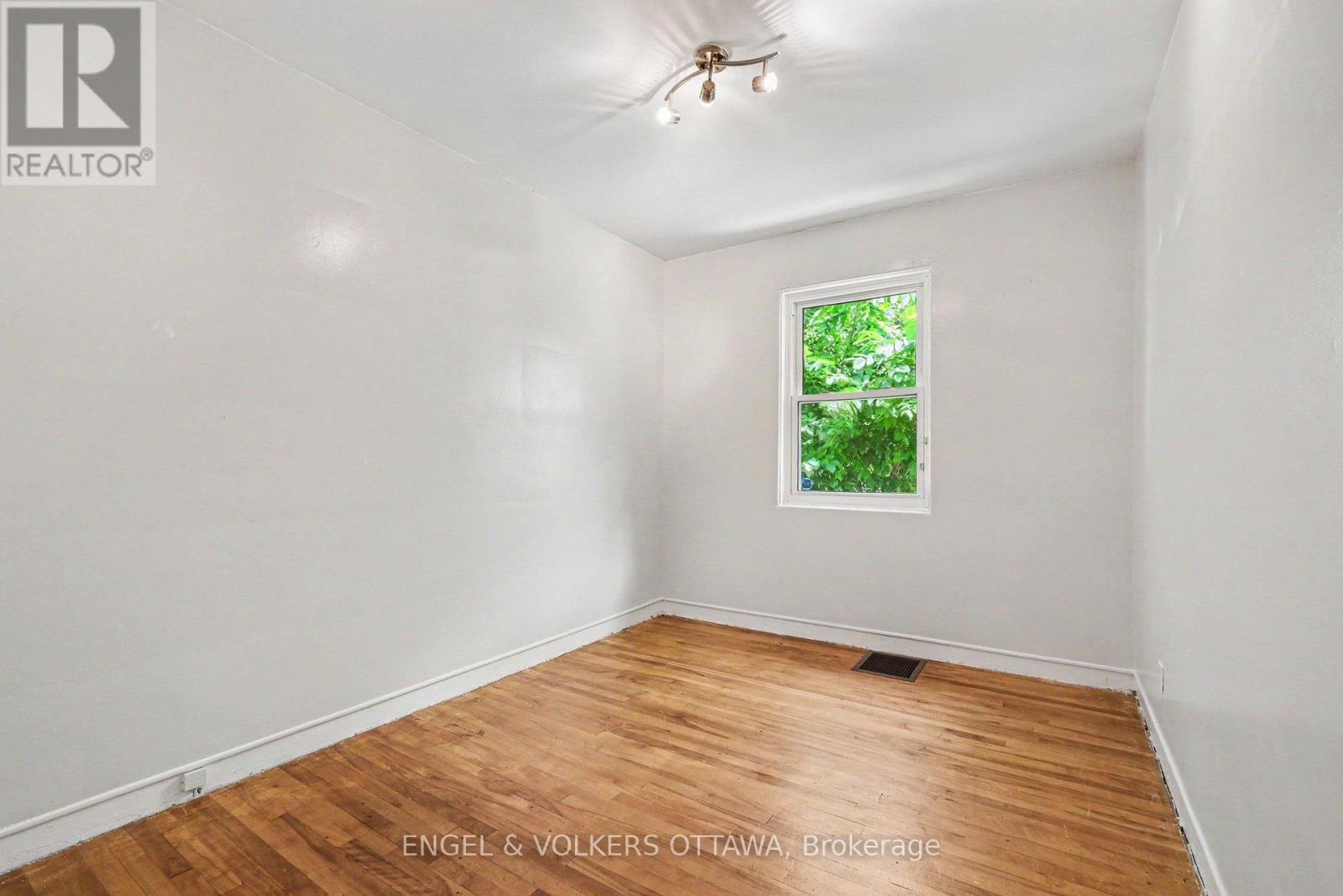 325 Summit Avenue, Ottawa, Ontario  K1H 5Z7 - Photo 18 - X13545658