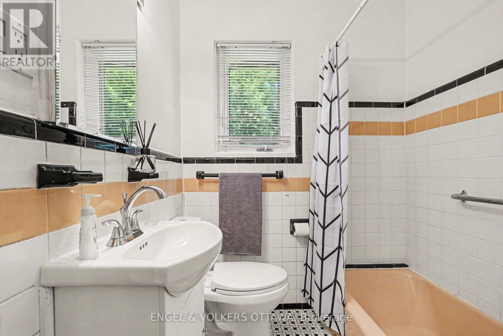325 Summit Avenue, Ottawa, Ontario  K1H 5Z7 - Photo 21 - X13545658