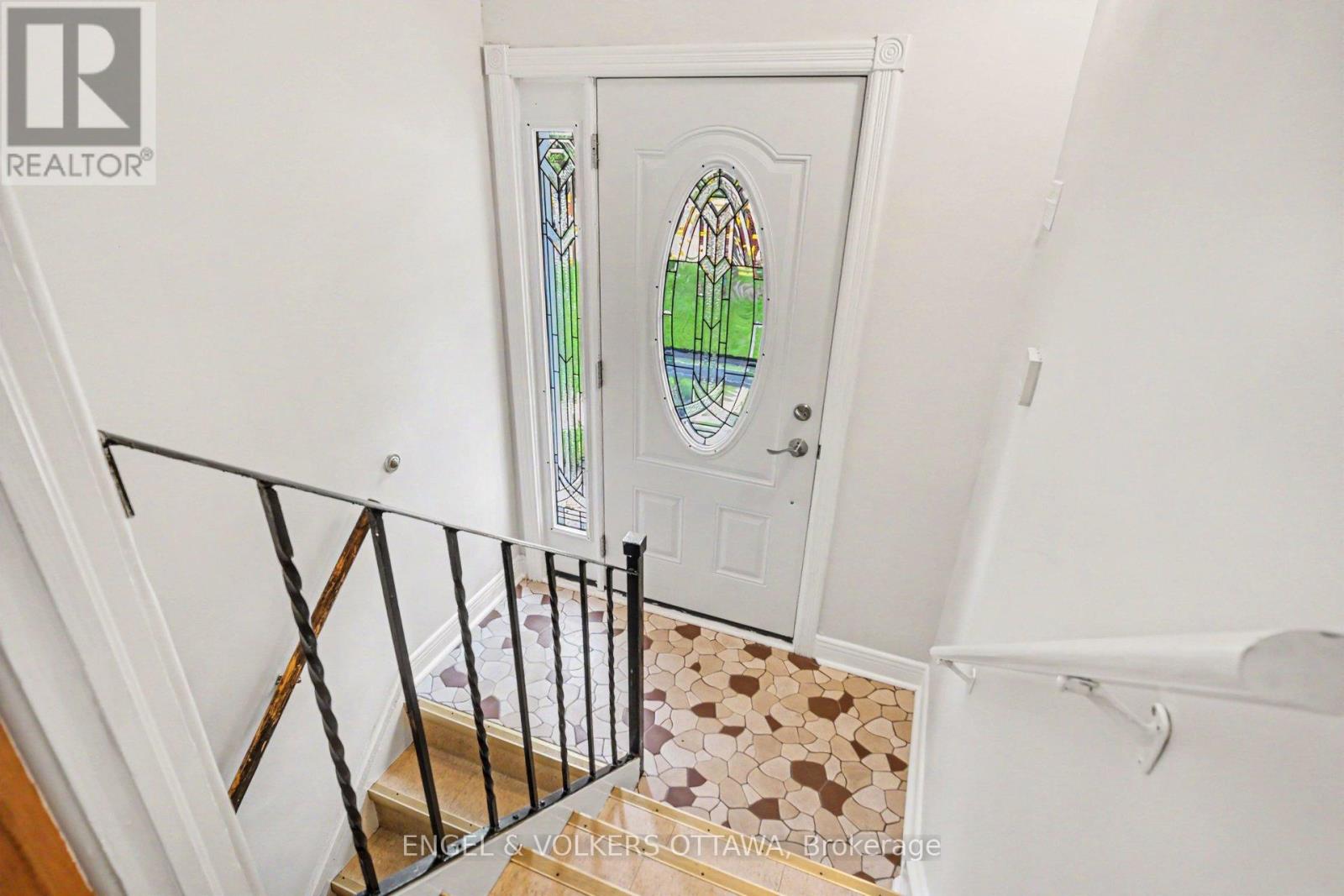 325 Summit Avenue, Ottawa, Ontario  K1H 5Z7 - Photo 5 - X13545658