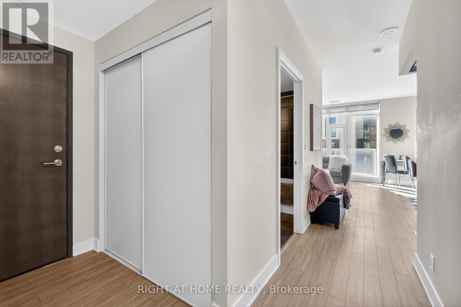 806 - 118 Holmwood Avenue, Ottawa, Ontario  K1S 5J5 - Photo 2 - X13546428