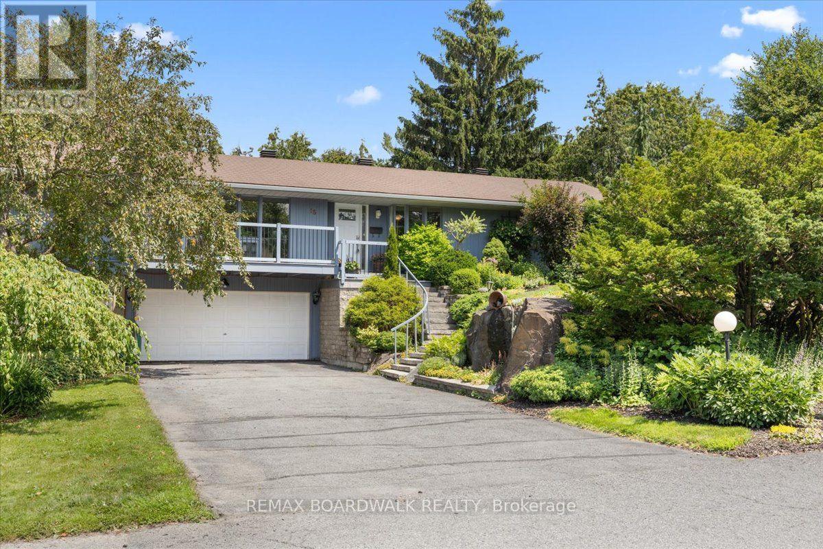 15 Selwyn Crescent, Ottawa, Ontario  K2K 1N9 - Photo 1 - X13546496