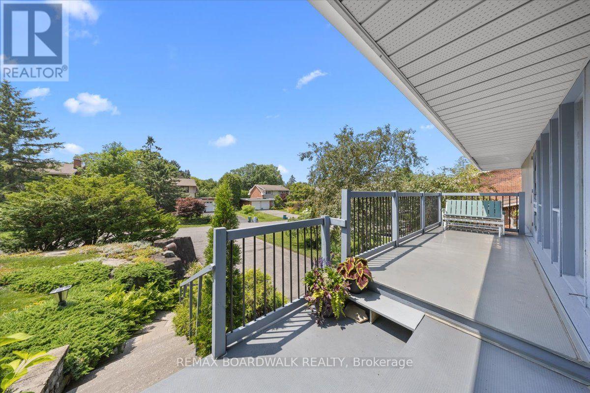 15 Selwyn Crescent, Ottawa, Ontario  K2K 1N9 - Photo 4 - X13546496