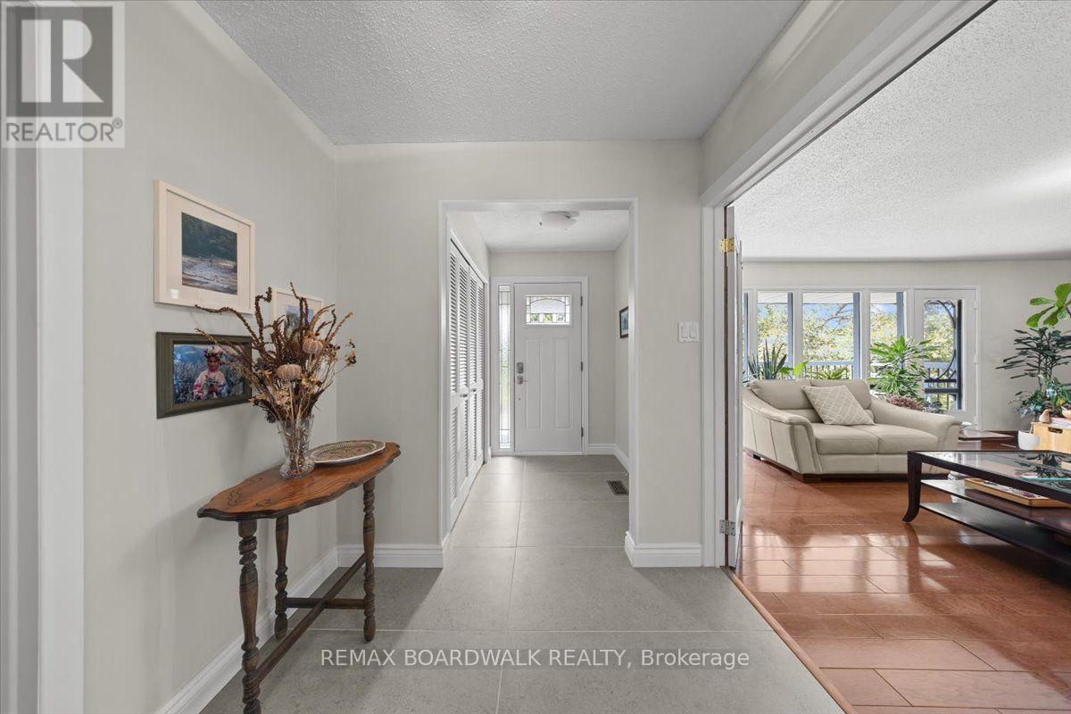 15 Selwyn Crescent, Ottawa, Ontario  K2K 1N9 - Photo 6 - X13546496
