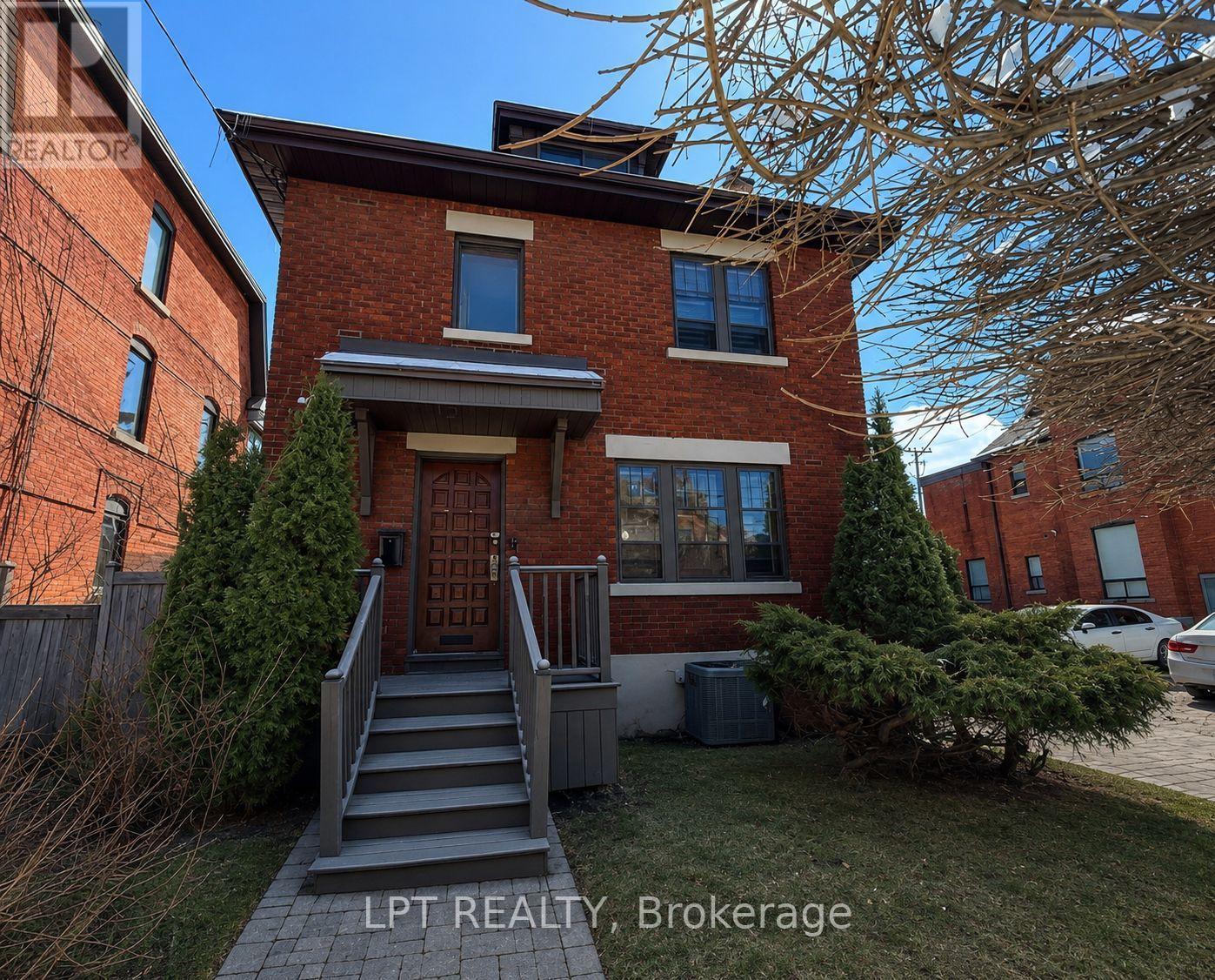 322 Waverley Street, Ottawa, Ontario  K2P 0W3 - Photo 1 - X13541228