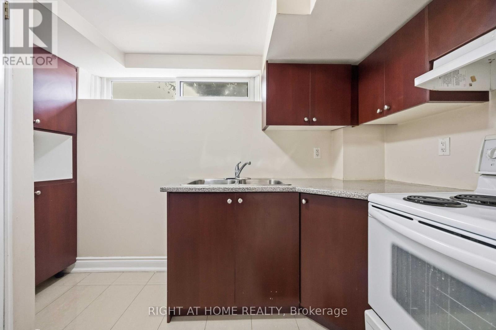 8 Grassington Crescent, Toronto, Ontario  M1G 1X5 - Photo 31 - E13546878